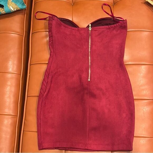 Elegant Strapless Burgundy Dress - Picture 3 of 6